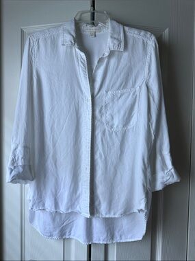 Chelsea & Violet White Long Sleeve Button-Up Top